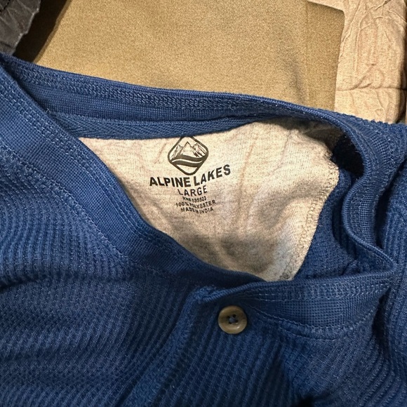 Men’s Button Henley - Picture 4 of 4